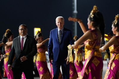 Biden, Xi meet amid strained ties ahead of G20 summit in Bali