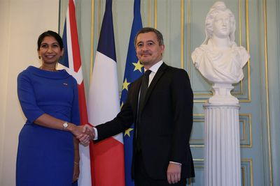 Britain, France agree fresh push to tackle illegal migrants