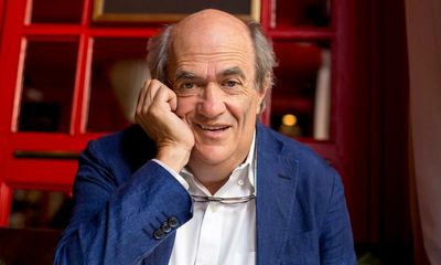 Colm Tóibín quits role at Irish literary festival in row over volunteers
