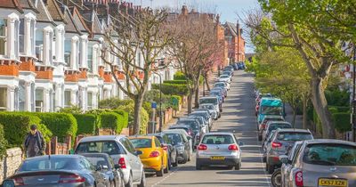 Neighbour's passive aggressive diagram on how to park leaves people in stitches