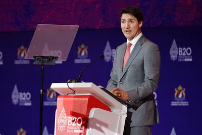 Canada gives Ukraine $500mln, sanctions more Russians - statement