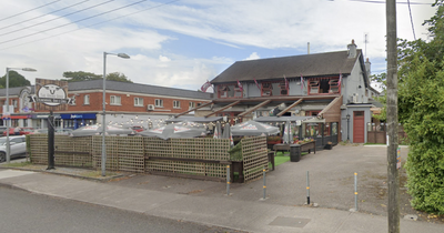 Knife-wielding man threatens staff at Cork pub as two workers injured and arrest made