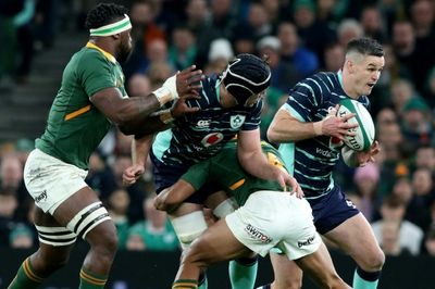 Ireland wait anxiously on Sexton for Wallabies Test