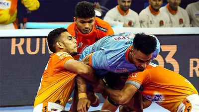 Pro Kabaddi League: Puneri Paltan beat Bengal Warriors 43-27