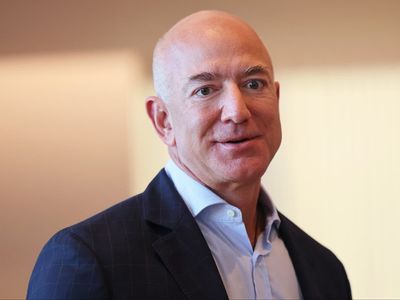 People react to Jeff Bezos’ pledge to give away most of his $124bn fortune: ‘You don’t have to pledge’