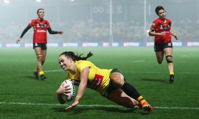 Australia rout Papua New Guinea with 15 tries in Women’s World Cup semi-final