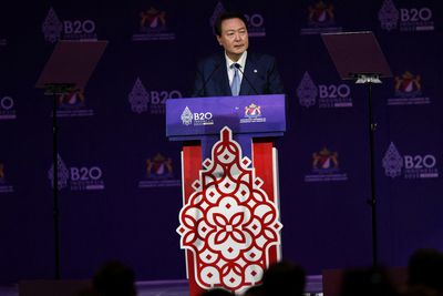 South Korea's Yoon, China's Xi to hold summit in Bali -Yonhap