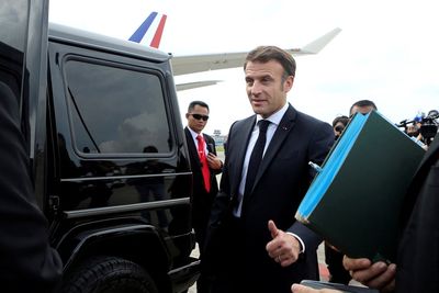 Macron urges more cooperation with China on Ukraine, Beijing sticks to stance