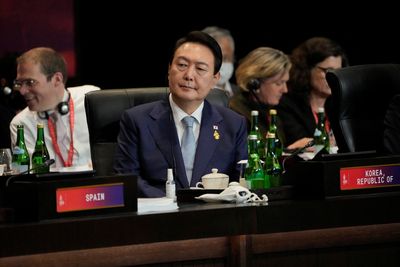 S.Korea's Yoon says he wants mutually beneficial, mature ties with China - Newsis