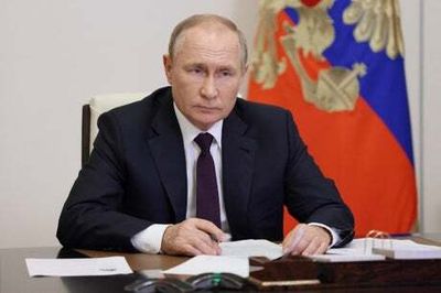 Putin more open to peace talks as he suffers losses on Ukraine battlefield, say western officials