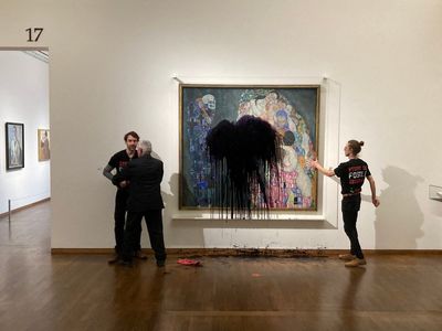 Climate activists attack glass screen protecting Klimt painting in Vienna