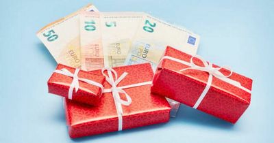 Christmas bonus Ireland - Who's eligible, when is it paid and how much will I get?