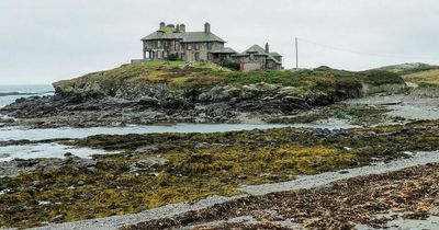 The mysterious 'spooky' house that's been compared to Norman Bates' home in Psycho