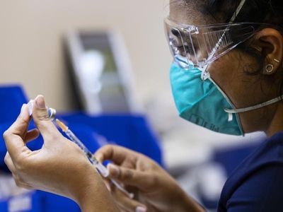 Poor time to slash COVID funding: nurses