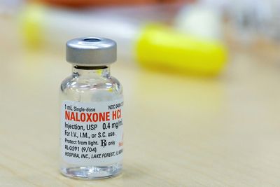 Opioid overdose reversal drug likely safe for OTC use, says FDA