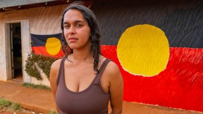 Yuendumu community calls for drastic changes to the justice system in meetings with NT coroner