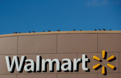 Walmart offers $3bn to settle lawsuits over role in opioid crisis