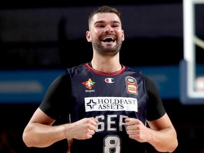 Global support for gay NBL star Humphries