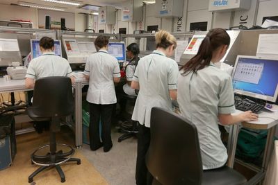 NHS workers facing real terms pay cut, TUC warns