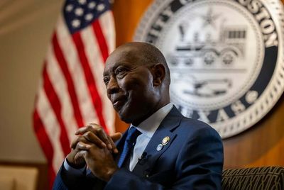 For months, almost no one knew Houston Mayor Sylvester Turner had cancer