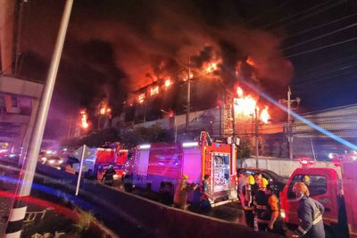 Short-circuit blamed for huge factory fire