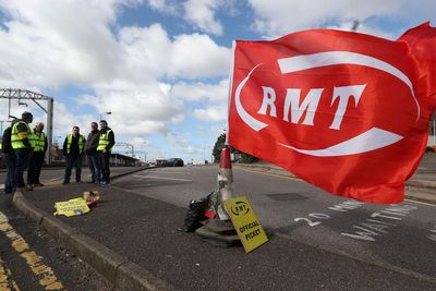 RMT members vote to continue taking industrial action