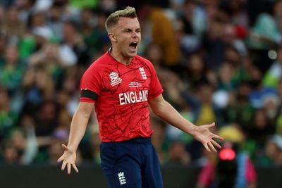 England duo Sam Curran and Adil Rashid into top five of T20 bowling rankings