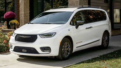 2023 Chrysler Pacifica Road Tripper Adds Orange Trim For Family Fun