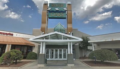 Security guard fatally shot at Calumet City mall