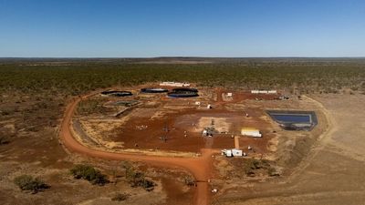 Northern Territory government moves to legalise the sale of fracking exploration gas from next year