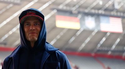 Brady, Curry, Shaq Among Athletes Facing Lawsuit in FTX Debacle