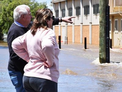 NSW flood-weary victims want to rebuild
