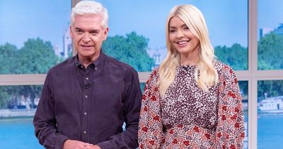 ITV's This Morning cut short today as Holly Willoughby & Phillip Schofield announce change