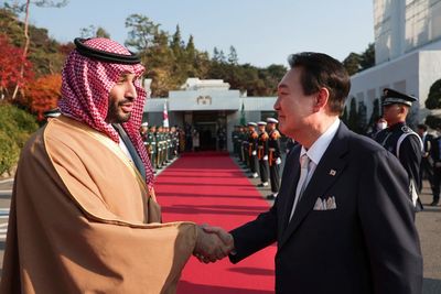 S. Korea's leader discusses megaprojects with Saudi prince