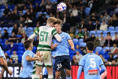 Stephen Welsh suffers nasty Celtic injury during Sydney Super Cup clash