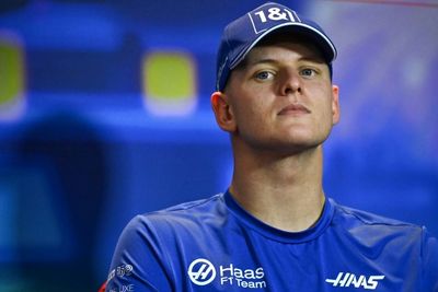 Schumacher plans to return to F1 after losing seat to Hulkenberg