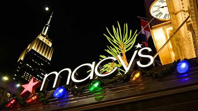 Retail Stocks Macy's, Kohl's Active As Black Friday Looms