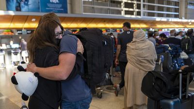 Thanksgiving travel to hit near pre-pandemic levels, AAA predicts