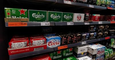 What time is alcohol available to buy from supermarkets and off licences this Christmas