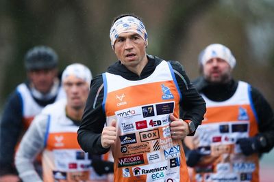 Kevin Sinfield latest MND fundraiser passes £600,000 after day five of seven