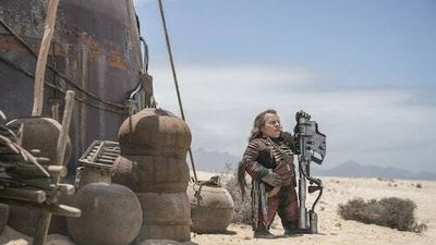 Star Wars legend Warwick Davis is ready to return to the franchise — but there's a catch