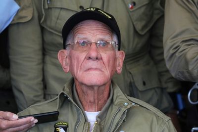 WWII veteran with US 101st Airborne Division dies at 101