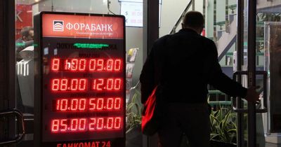 Russia falls into recession as Western sanctions lead to a 4% fall in GDP