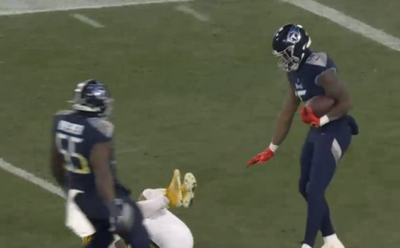 Treylon Burks hit Packers’ Jaire Alexander with a disrespectful ‘too small’ gesture after exclamation point catch