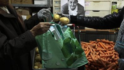 Inflation pushing more French people into poverty, charity warns