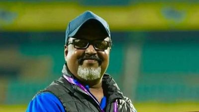 'Kiss on the foot' act puts football commentator in trouble in Kerala