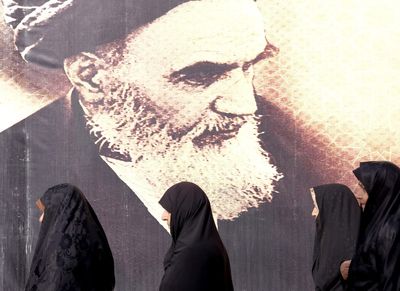 Iran protests: Social media videos show flames at home of late leader Khomeini