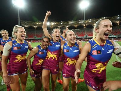 Bates powers Lions to fourth AFLW decider