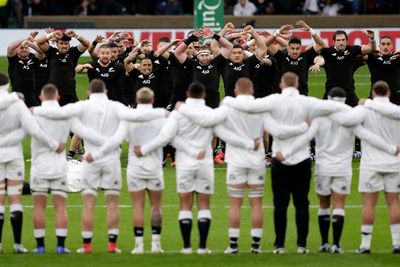 England fans urged to drown out ‘sterile’ Haka at Twickenham
