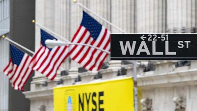 Dow Jones Rallies As Oil Prices Tumble; Foot Locker, Gap, Ross Stores Soar On Earnings